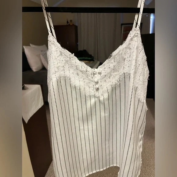 Abercrombie lace trimmed camisole - Picture 1 of 4